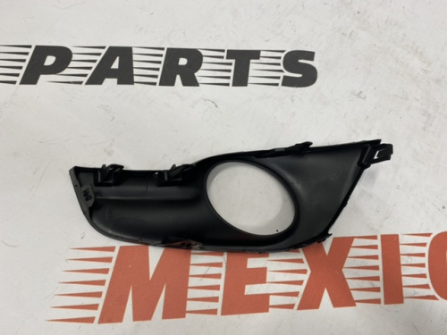 Рамка протитуманної фари права EU  Nissan Altima 2013-2015 (62256-3TU0B), аналог